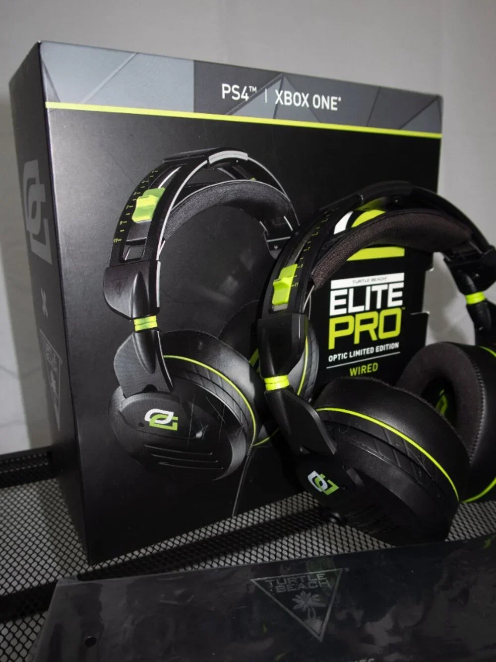 Collectible 2017 OpTic x Turtle Beach Elite Pro Wired Headset